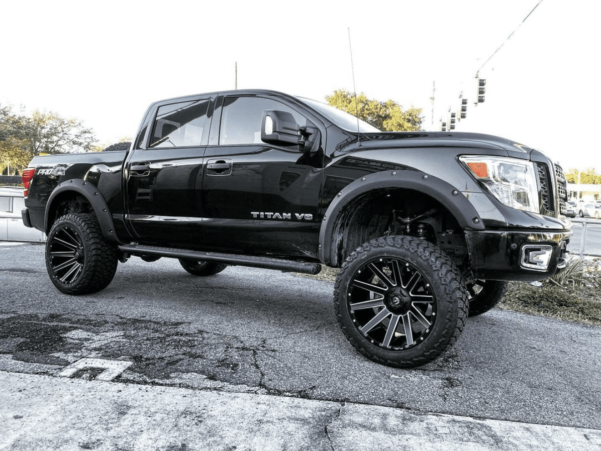 What’s The Difference Between a Lift Kit And a Leveling Kit?